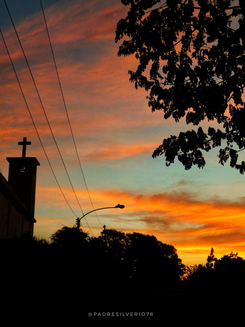 Templo San Isidro al atardecer